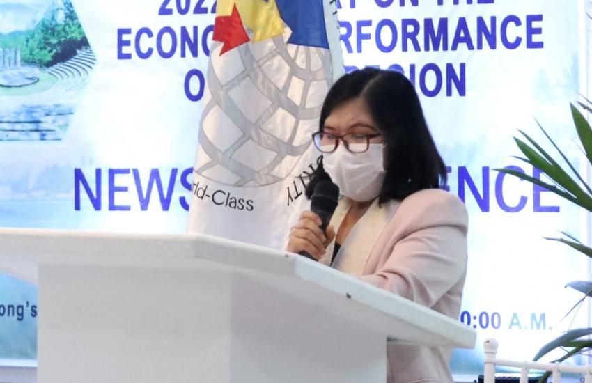 Philippine Statistics Authority (PSA) Region 5 Director Cynthia L. Perdiz